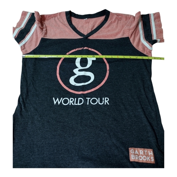 Garth Brooks World Tour Concert T-shirt - Picture 9 of 12